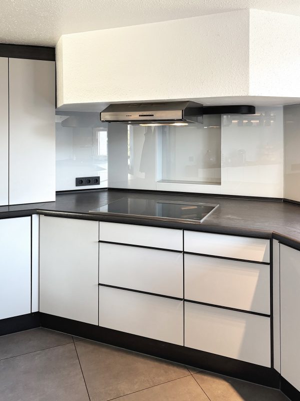 Küche schwarz weiß